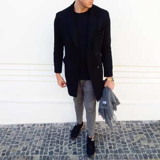 С чем носить черные низкие кеды мужчине