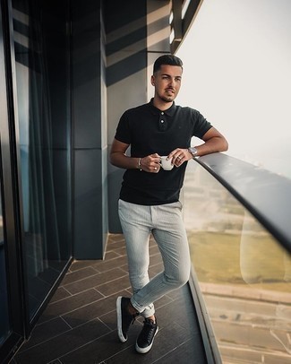 Какие футболки-поло носить с черными низкими кедами мужчине