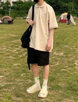 С чем носить черную сумку почтальона