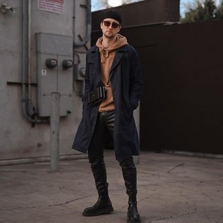 С чем носить черную сумку почтальона