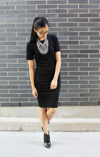 Какие ботильоны носить с черным платьем-миди