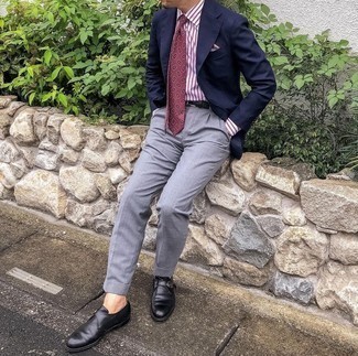 Какие классические брюки носить с черными монками