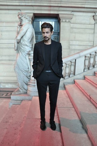 Какие костюмы носить с черными монками