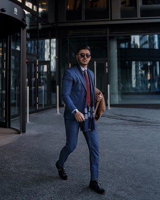 Какие костюмы носить с черными монками