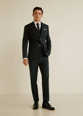 Какие костюмы носить с черными монками