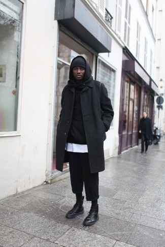 Как носить черное длинное пальто с черным худи