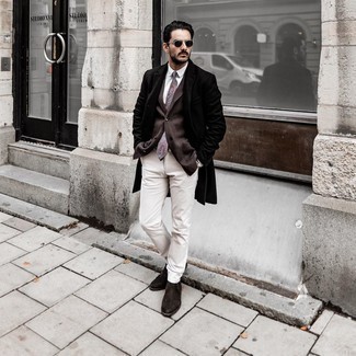 Как носить черное длинное пальто с коричневым пиджаком