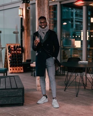 С чем носить черное длинное пальто