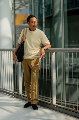 С чем носить черную бандану с "огурцами" мужчине