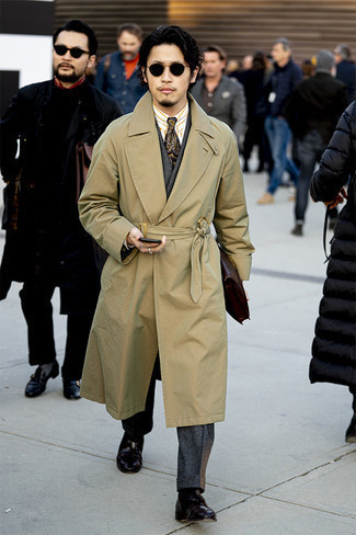 С чем носить черный галстук с "огурцами" мужчине