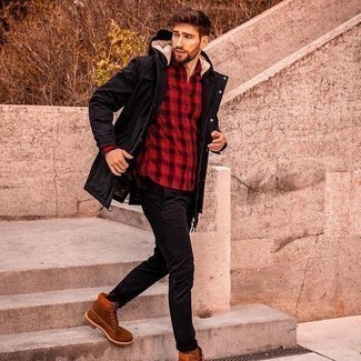 Как носить черную парку с черными брюками чинос