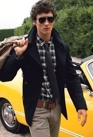 С чем носить черное полупальто