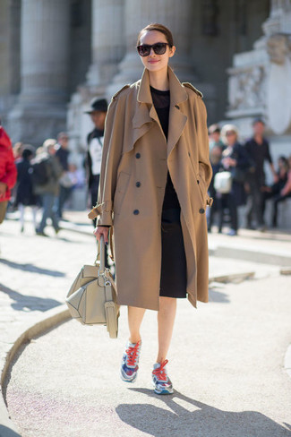 С чем носить черную юбку-карандаш