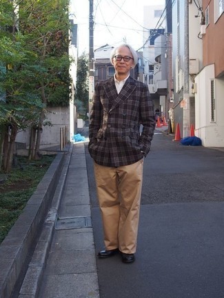 С чем носить черный двубортный пиджак в шотландскую клетку мужчине