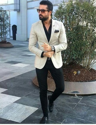 С чем носить черный нагрудный платок