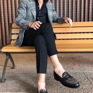 С чем носить черный нагрудный платок