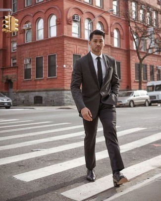 С чем носить черный нагрудный платок