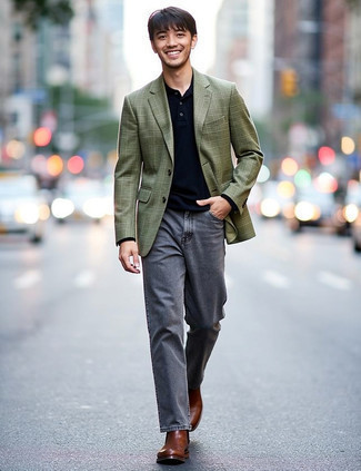 Какие пиджаки носить с черной футболкой-поло мужчине