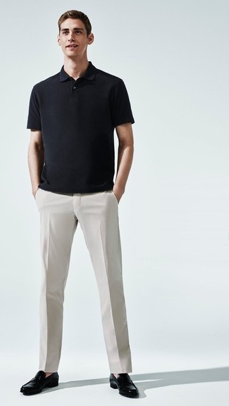 Какие лоферы носить с черной футболкой-поло мужчине