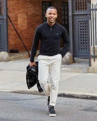 С чем носить черный свитер с воротником поло мужчине