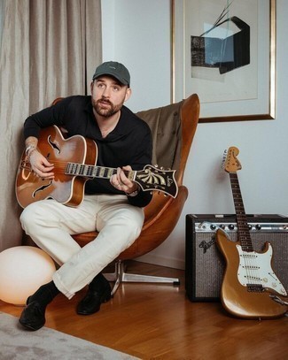 С чем носить черный свитер с воротником поло мужчине