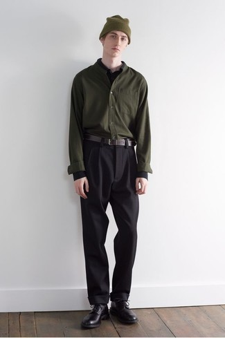 С чем носить черный свитер с воротником поло мужчине