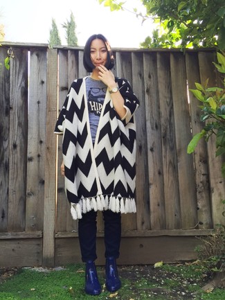 С чем носить черное пончо