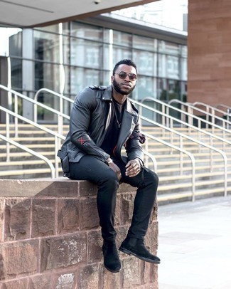 С чем носить черную бандану с принтом мужчине