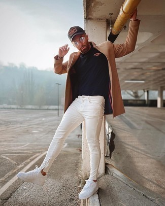 С чем носить черную бейсболку с принтом мужчине