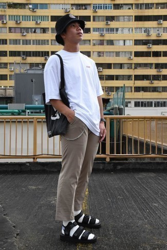 С чем носить черную панаму с принтом мужчине