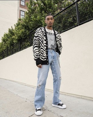 С чем носить черный кардиган с принтом мужчине