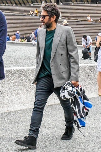 С чем носить черную куртку с принтом мужчине