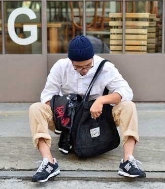 С чем носить черную куртку с принтом мужчине