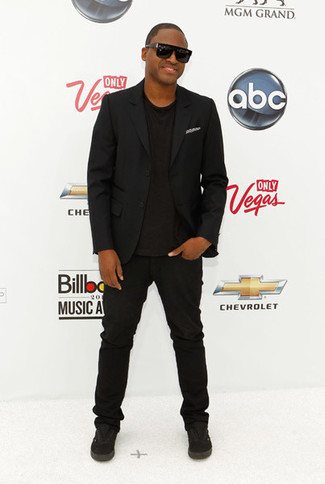 С чем носить черный нагрудный платок с принтом