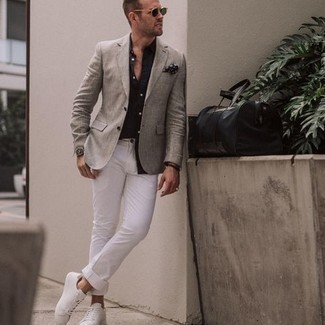 С чем носить черный нагрудный платок с принтом