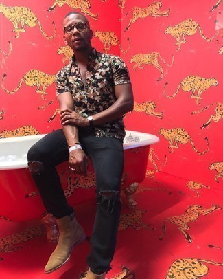 С чем носить черную рубашку с принтом мужчине