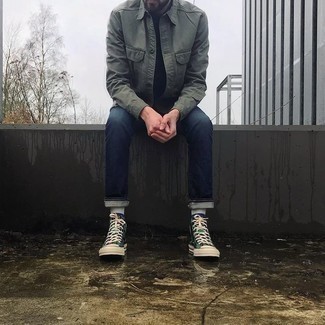 С чем носить черные кеды с принтом мужчине