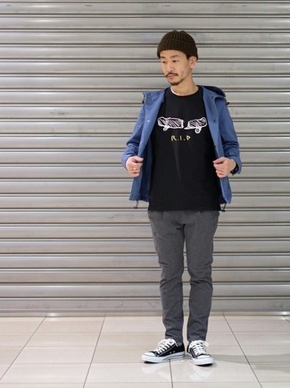 С чем носить черную футболку с принтом мужчине