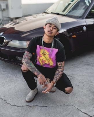 С чем носить черную футболку с принтом мужчине