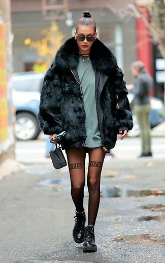 С чем носить черные колготки с принтом