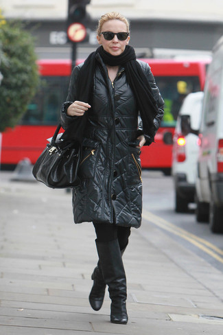 Какие леггинсы носить с черным пуховиком