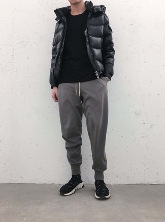 С чем носить черную куртку-пуховик мужчине