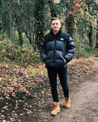 С чем носить черную куртку-пуховик мужчине