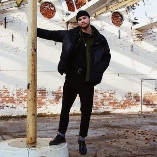 С чем носить черную куртку-пуховик мужчине