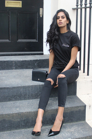 Какие джинсы носить с черными туфлями