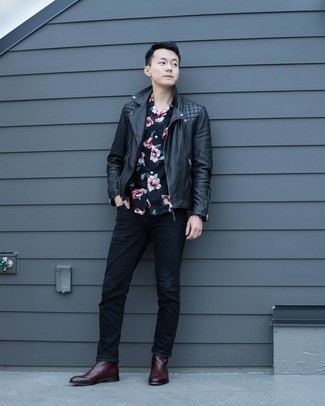 С чем носить черную кожаную стеганую косуху мужчине