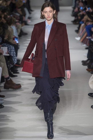 С чем носить черную юбку-миди с рюшами