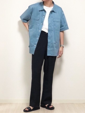 Какие брюки чинос носить с черными сандалиями