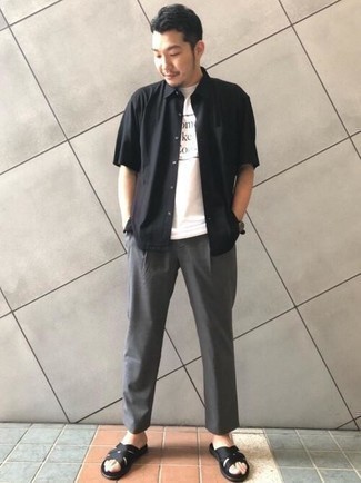 Какие брюки чинос носить с черными сандалиями