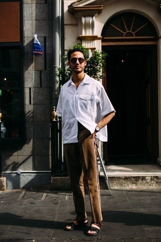 С чем носить черные сандалии мужчине